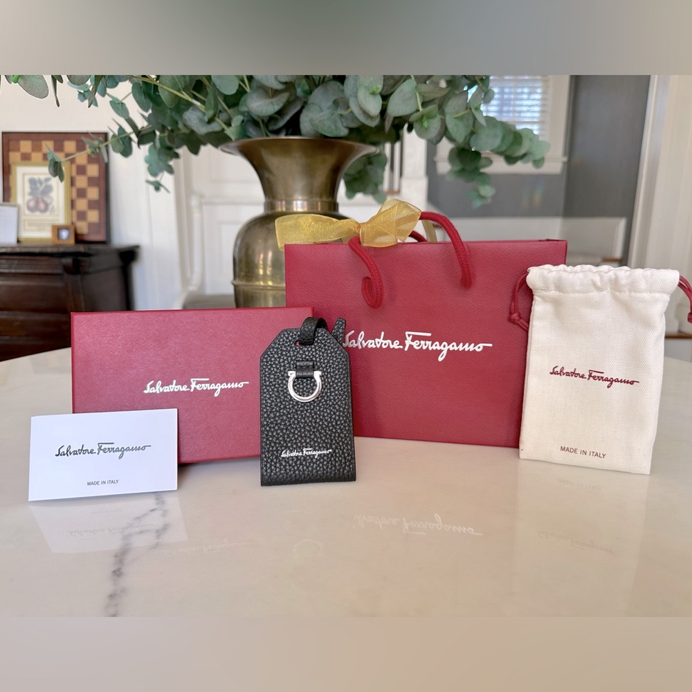 NWT Salvatore Ferragamo Luggage Tag